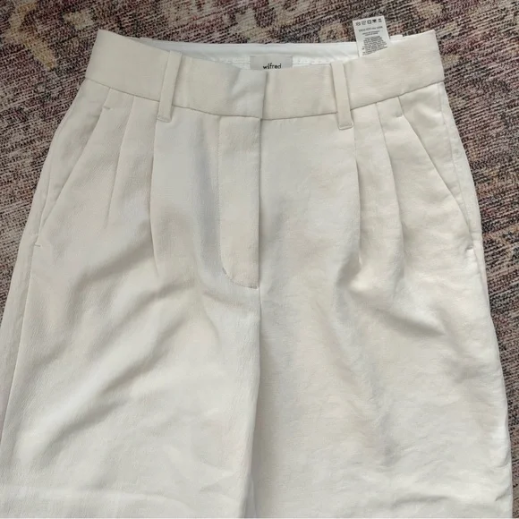 Aritzia Wilfred Carrot Pant - Picture 2 of 9